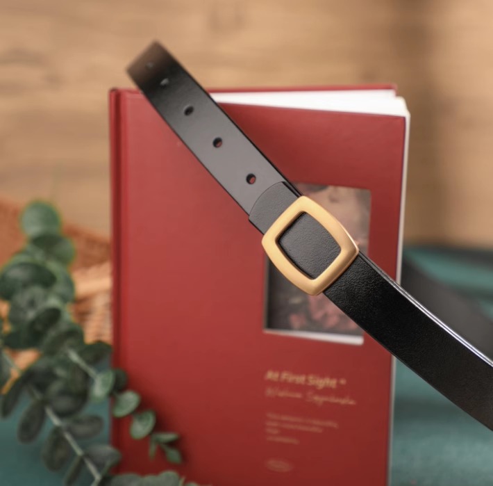 Slim Gold Square Buckle Belt